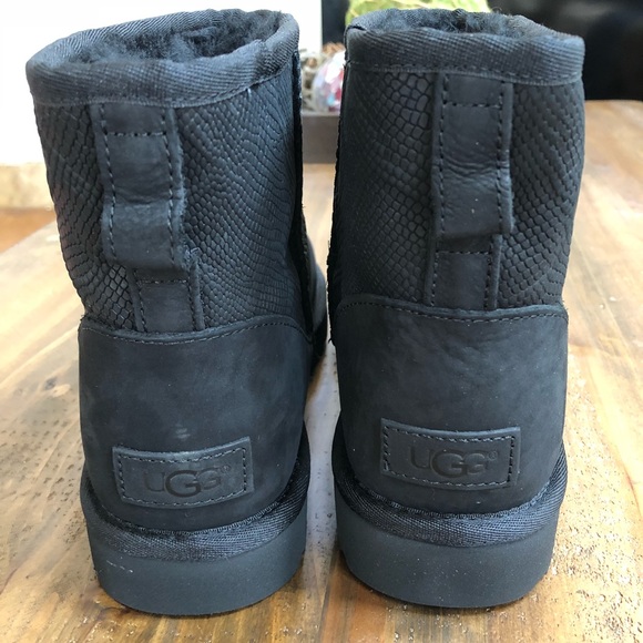 UGG black 🖤Classic Mini II Snake Nubuck - Picture 6 of 8